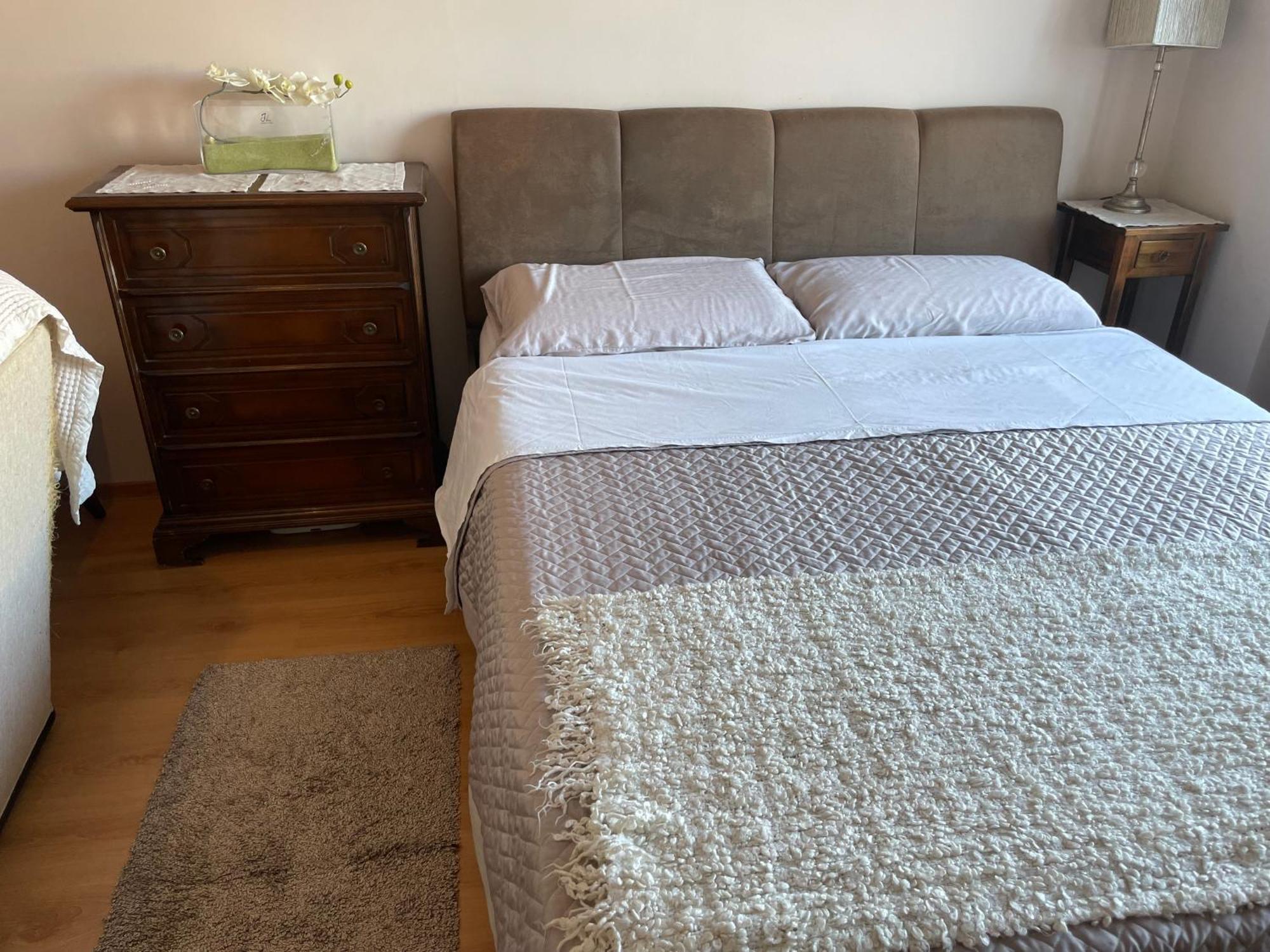 Apartment On Akademika Lazarenka 48A Lviv Bagian luar foto
