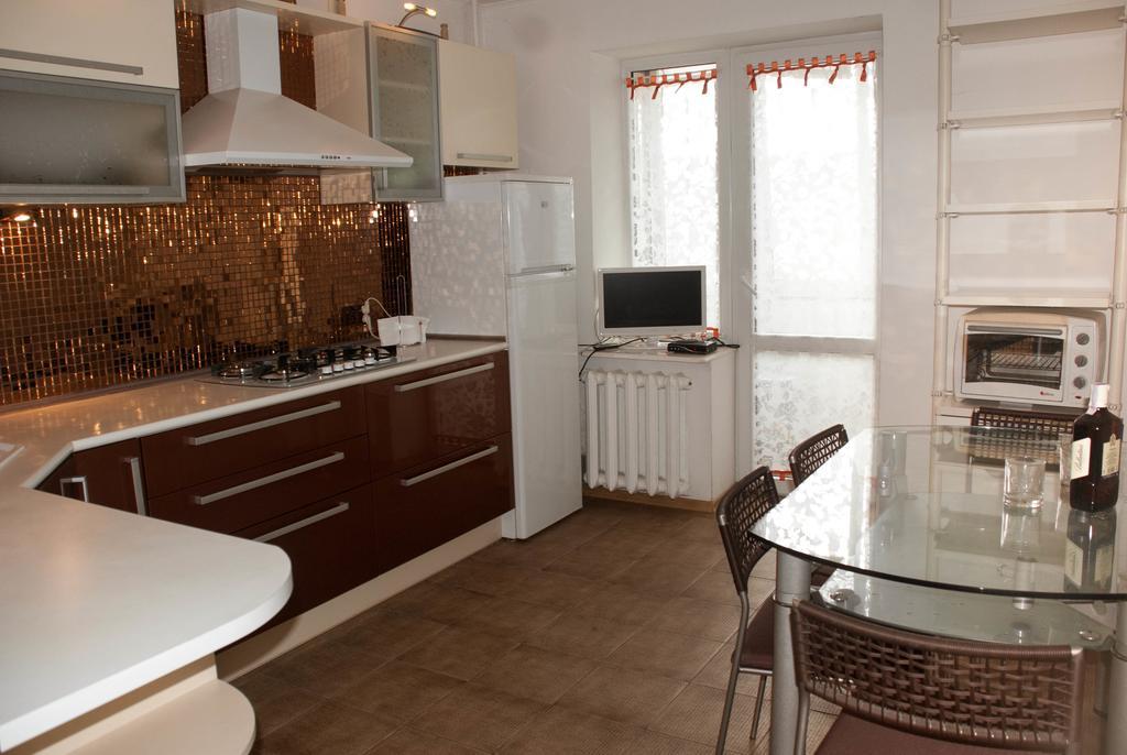 Apartment On Akademika Lazarenka 48A Lviv Bagian luar foto